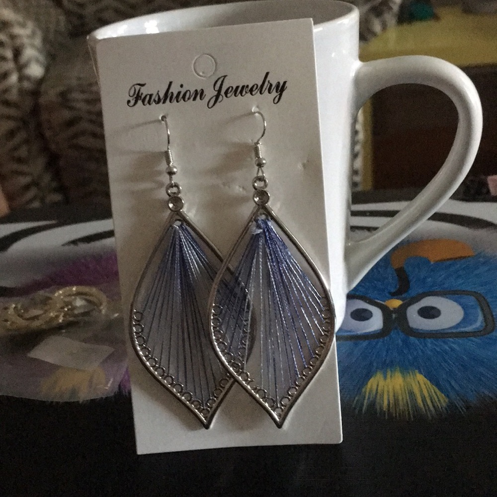 Womens pierced earrings - Picture 2 of 2